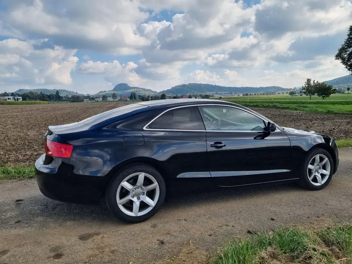 Gebraucht Audi A5 Performance 177 PS (130 kW) 2012 Schwarz Coupé