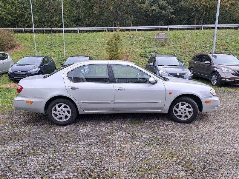 Silber Gebraucht 2002 Nissan Maxima Limousine | 2.500 € - Bild 1/4