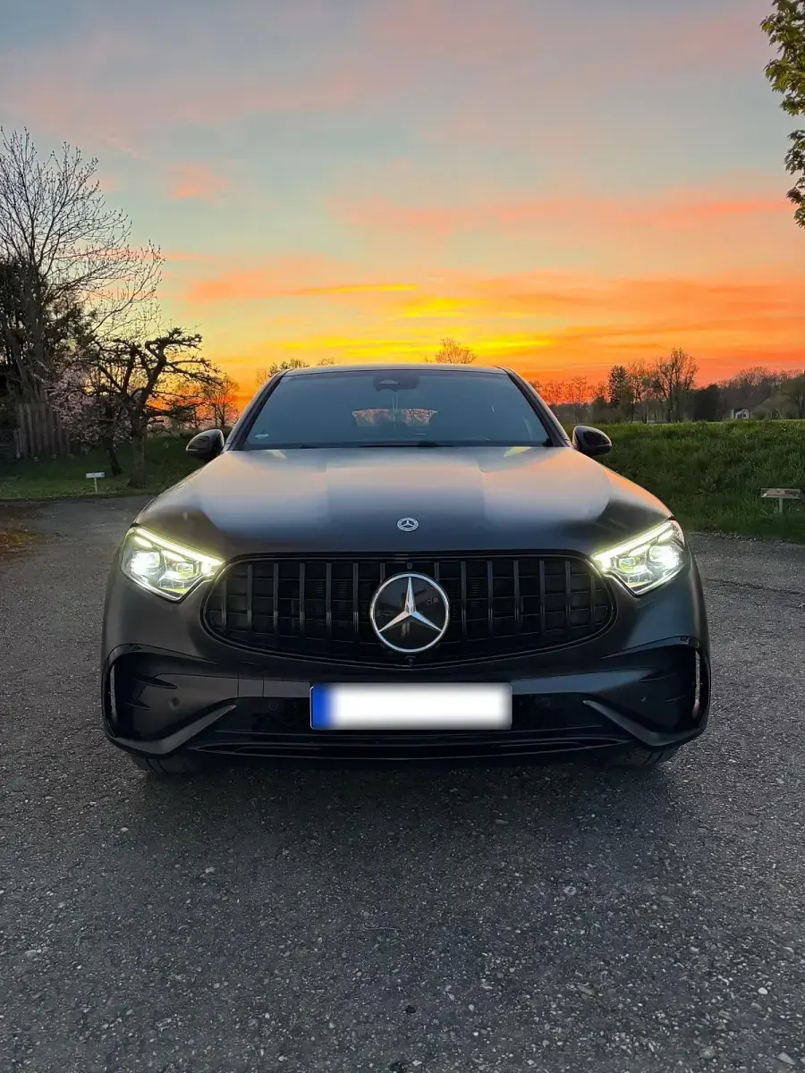 Gebraucht Mercedes GLC300 333 PS (244 kW) 2025 Schwarz SUV