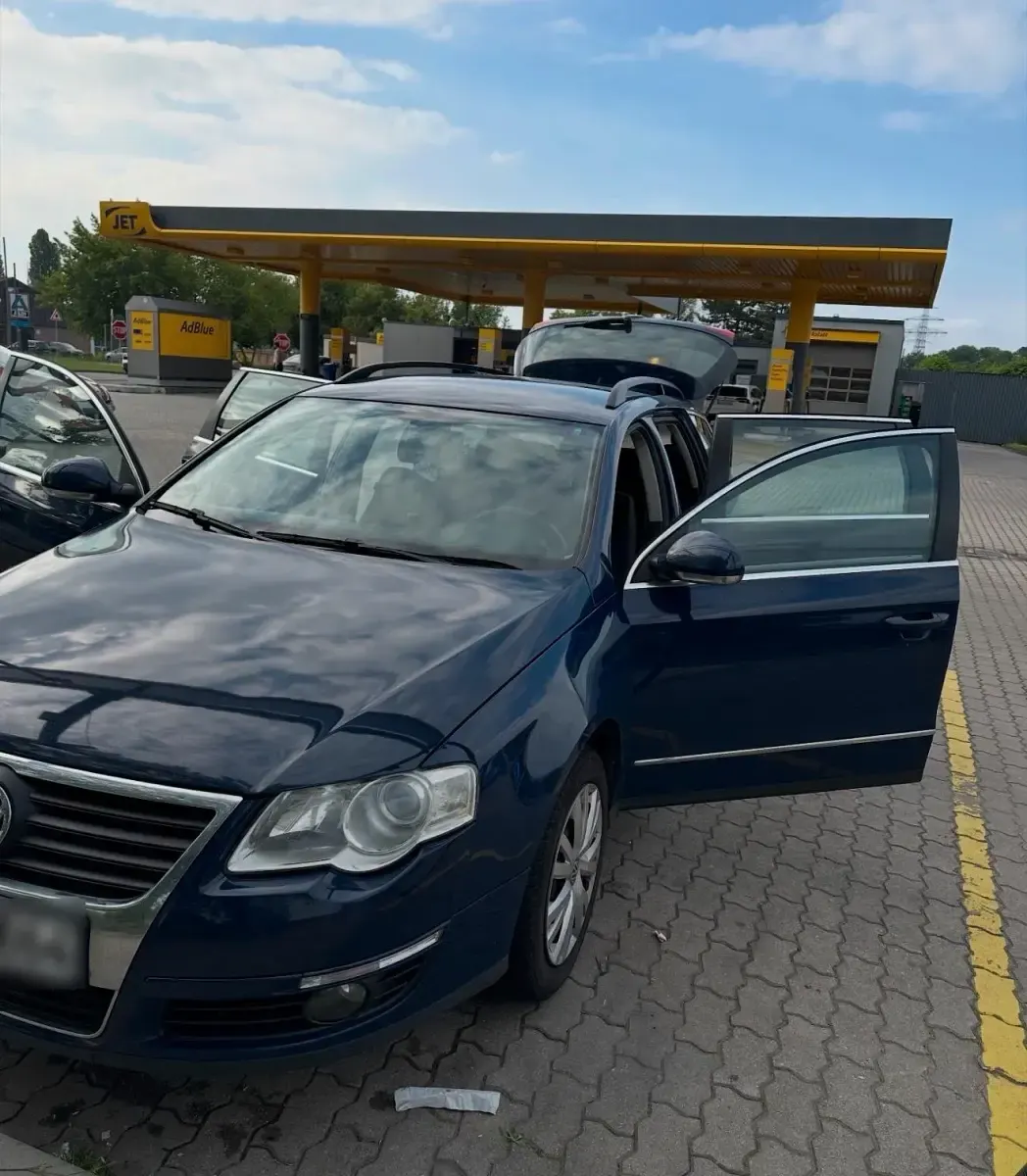 Gebraucht VW Passat 110 PS (80 kW) 2009 Blau Kombi