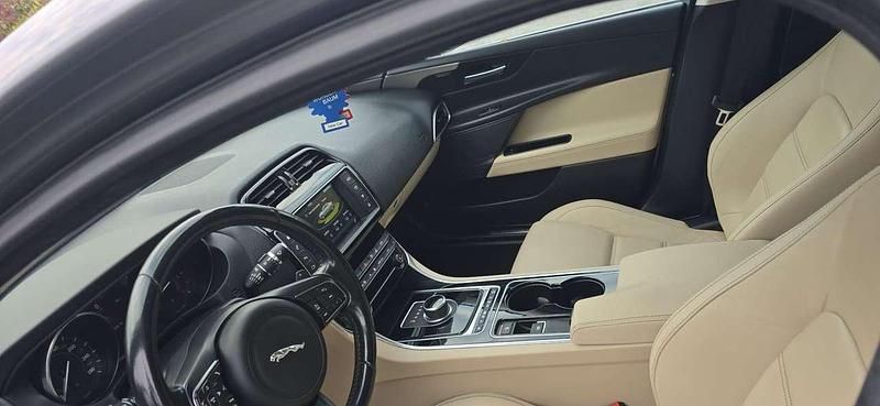 Gebraucht 2017 Jaguar XE Pure Limousine | 13.999 € (Teuer) - Bild 1/4