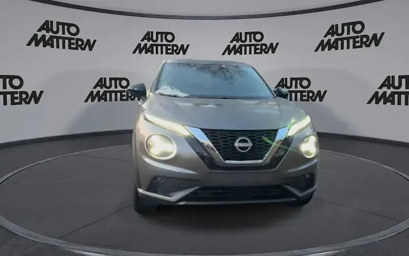 Neu Nissan Juke N-Connecta 114 PS (83 kW) 2026 Grau SUV