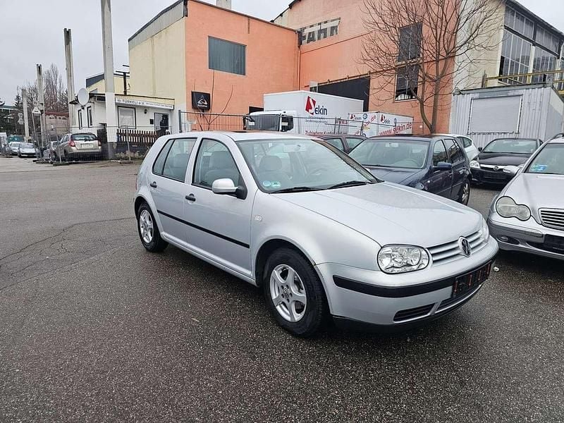 Gebraucht VW Golf VIII Trendline 101 PS (74 kW) 2020 Silber Limousine