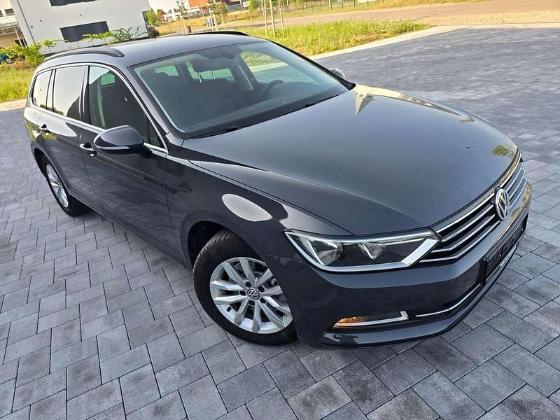 Uranograu/cinza urano Gebraucht 2015 VW Passat Comfortline Kombi | 11.200 € (Guter Preis) - Bild 1/4