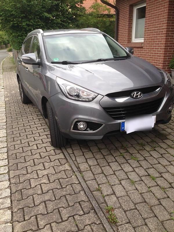 Grau Gebraucht 2014 Hyundai ix35 SUV | 8.500 € (Superpreis) - Bild 1/4