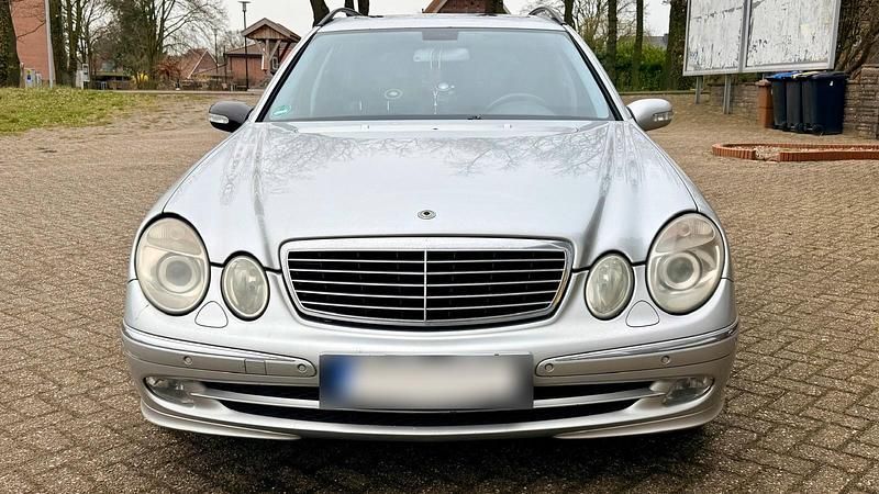 Gebraucht Mercedes E320 204 PS (150 kW) 2003 Silber Kombi