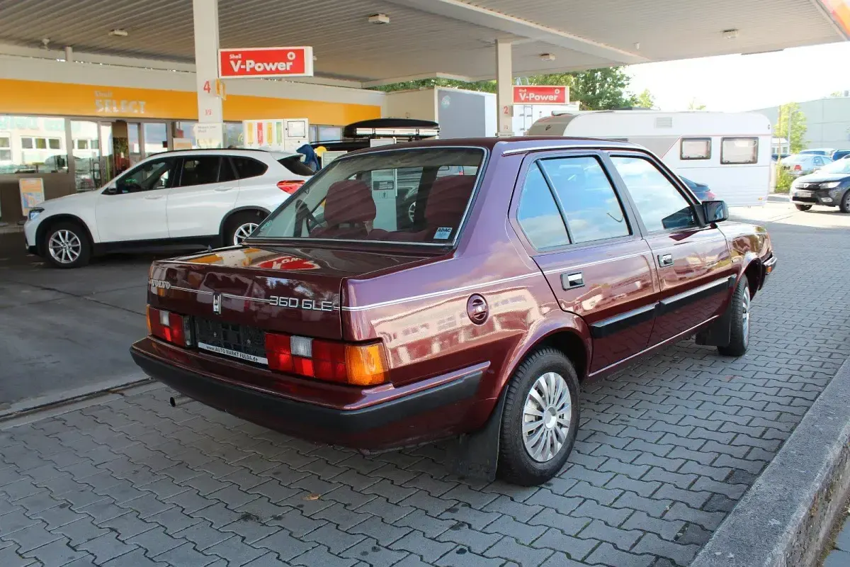 Gebraucht Volvo 360 116 PS (85 kW) 1985 Rot Limousine