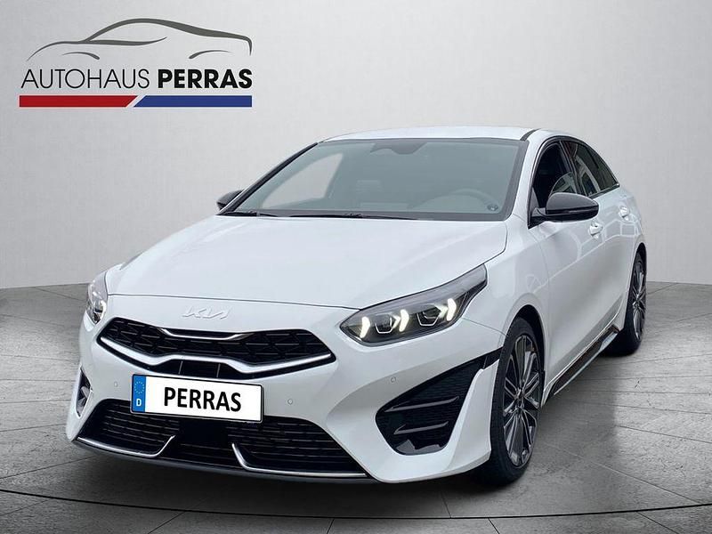 Gebraucht Kia ProCeed 140 PS (102 kW) 2024 Deluxeweiss Kleinwagen
