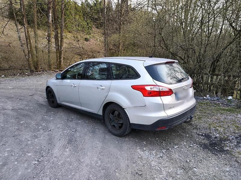 Second-hand Ford Focus 95 CP (69 kW) 2011 Argintiu Break