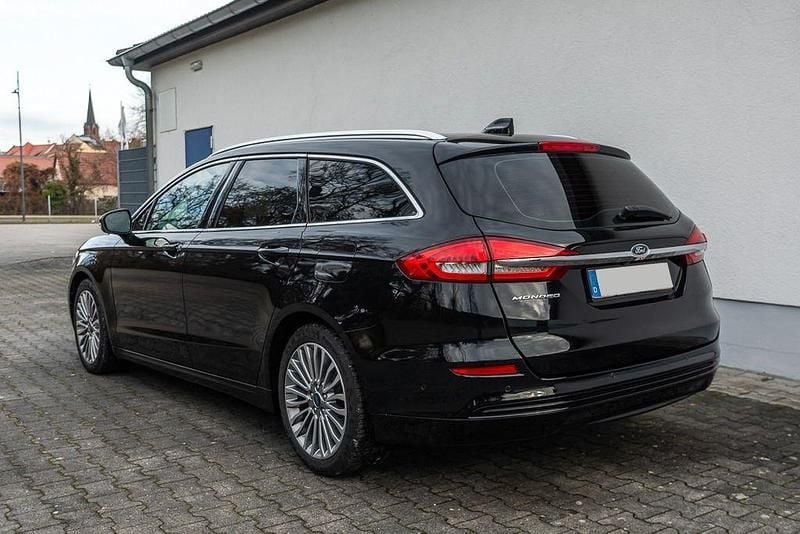 Gebraucht Ford Mondeo Titanium 150 PS (110 kW) 2022 Schwarz Limousine