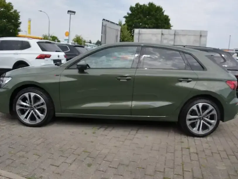 Gebraucht Audi A3 S-Line 116 PS (85 kW) 2025 Grün Limousine