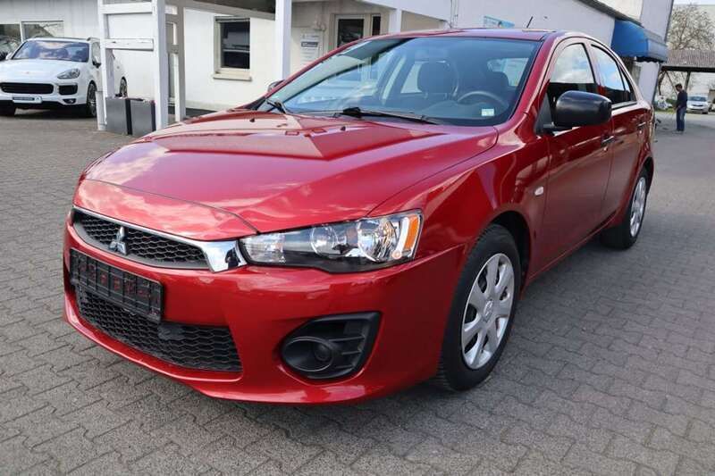 Gebraucht Mitsubishi Lancer Sportback 117 PS (86 kW) 2017 Karminrot (metallic) Limousine