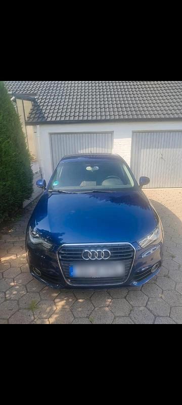 Blau Gebraucht 2011 Audi A1 Sportback Kleinwagen | 10.500 € (Etwas zu teuer) - Bild 1/4