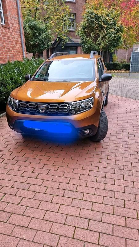 Orange Gebraucht 2018 Dacia Duster SUV | 13.500 € - Bild 1/4