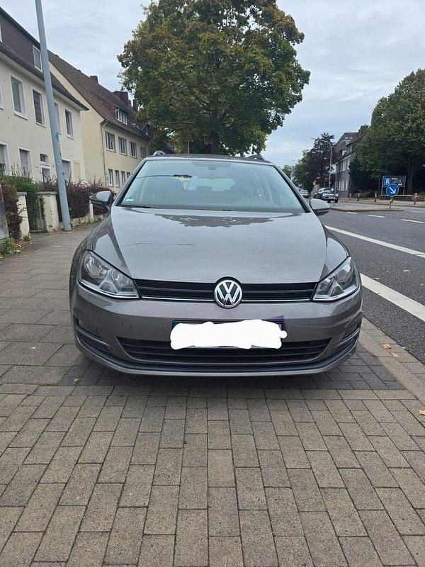 Grau Gebraucht 2015 VW Golf VII Limousine | 10.000 € (Fairer Preis) - Bild 1/4