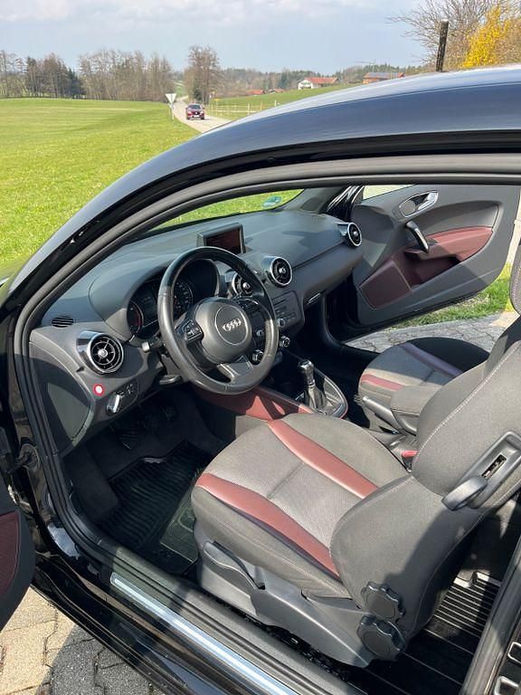 Gebraucht Audi A1 Attraction 86 PS (63 kW) 2012 Schwarz Kleinwagen