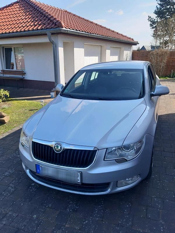 Gebraucht Skoda Superb 160 PS (117 kW) 2008 Silber Limousine