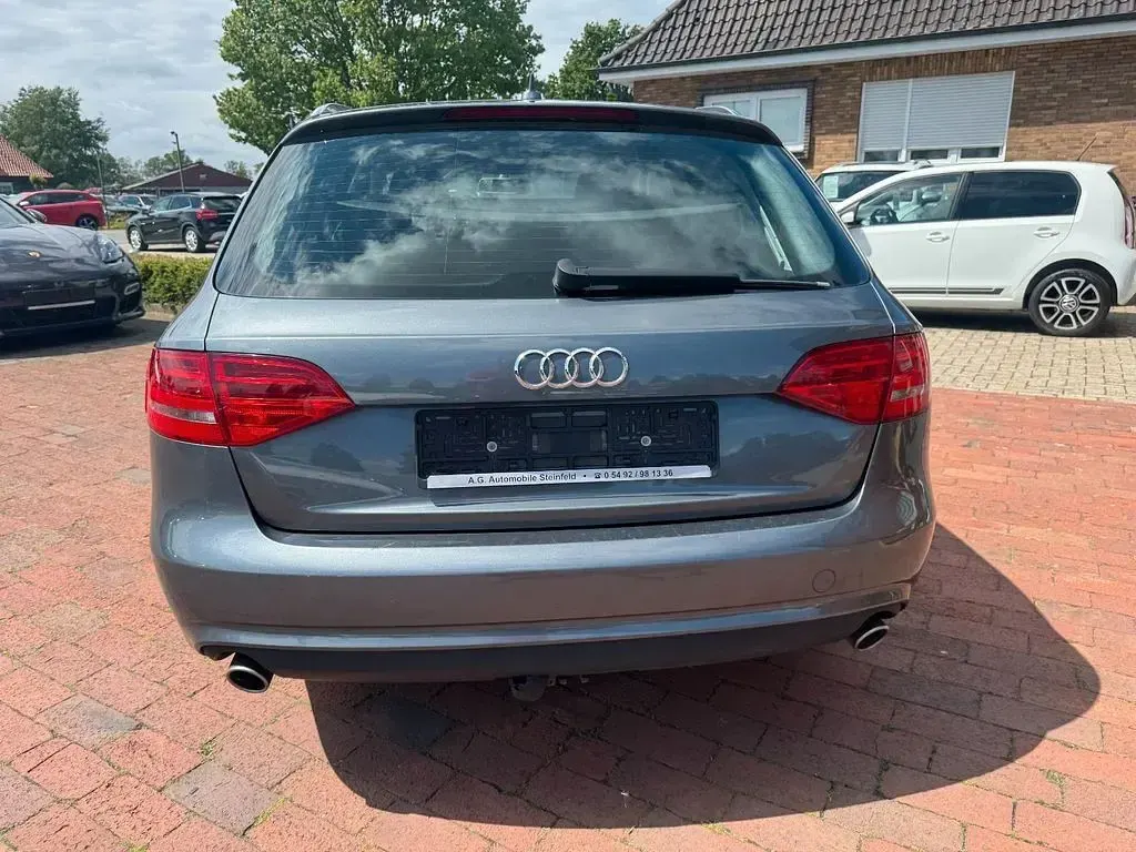 Gebraucht Audi A4 Attraction 245 PS (180 kW) 2012 Grau Kombi