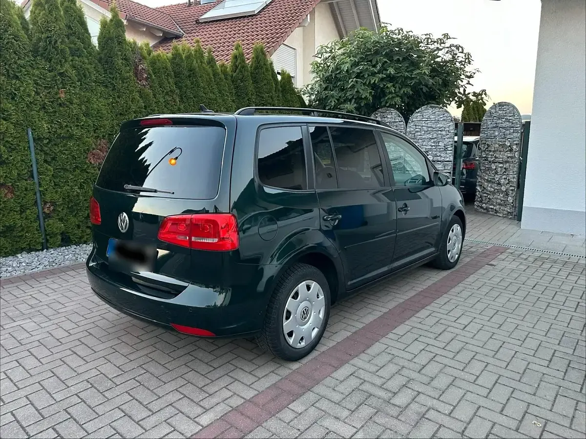 Gebraucht VW Touran 140 PS (102 kW) 2013 Grün Van / Kleinbus