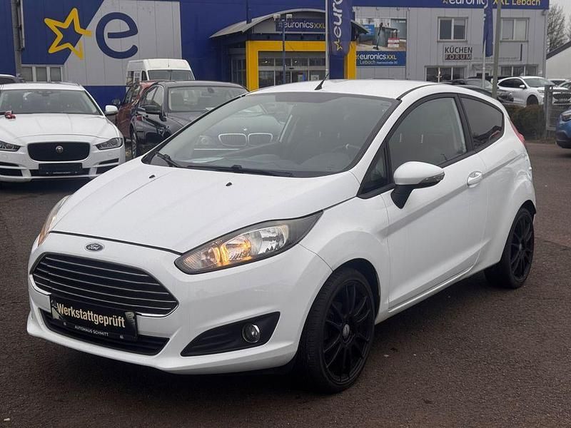 Weiß Gebraucht 2014 Ford Fiesta Trend Limousine | 5.500 € (Etwas zu teuer) - Bild 1/4