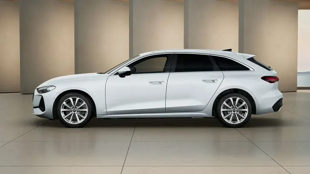 Gebraucht Audi A5 Ambiente 204 PS (150 kW) 2025 Gletscherweiß metallic Kombi