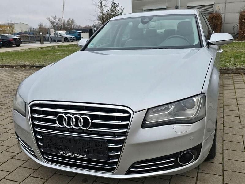 Silber Gebraucht 2010 Audi A8 Advanced Limousine | 10.900 € (Superpreis) - Bild 1/4