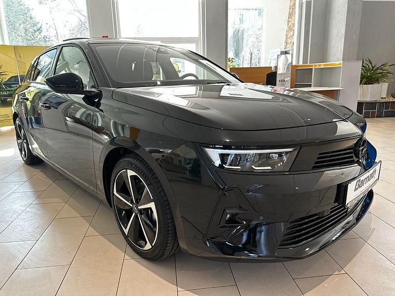 Gebraucht Opel Astra 131 PS (96 kW) 2024 Karbon schwarz Limousine