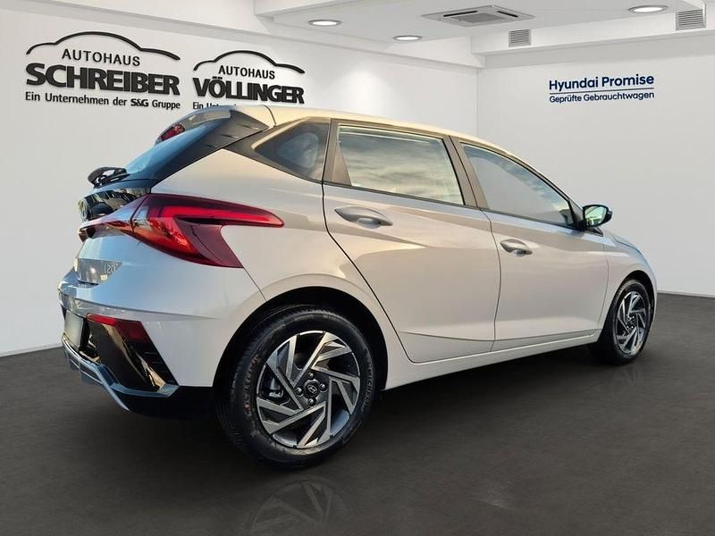Neu Hyundai i20 Trend 101 PS (74 kW) 2025 Grau Limousine