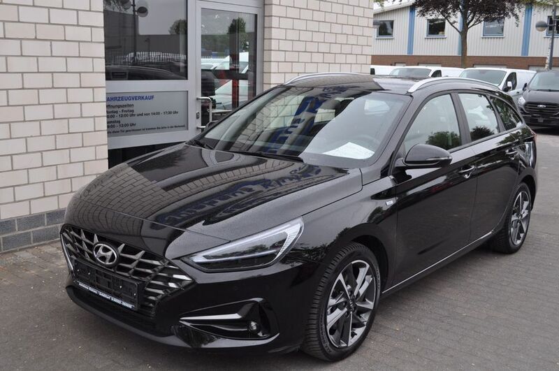 Schwarz Gebraucht 2024 Hyundai i30 Trend Kombi | 21.480 € - Bild 1/4