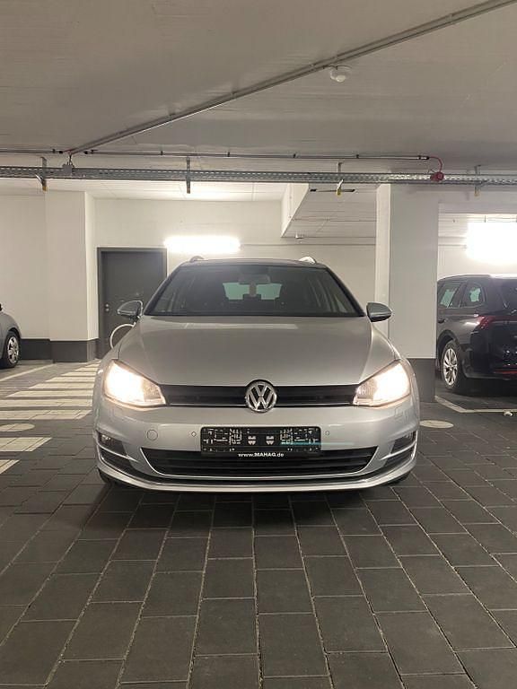 Silber Gebraucht 2016 VW Golf Alltrack Kombi | 8.600 € (Fairer Preis) - Bild 1/4