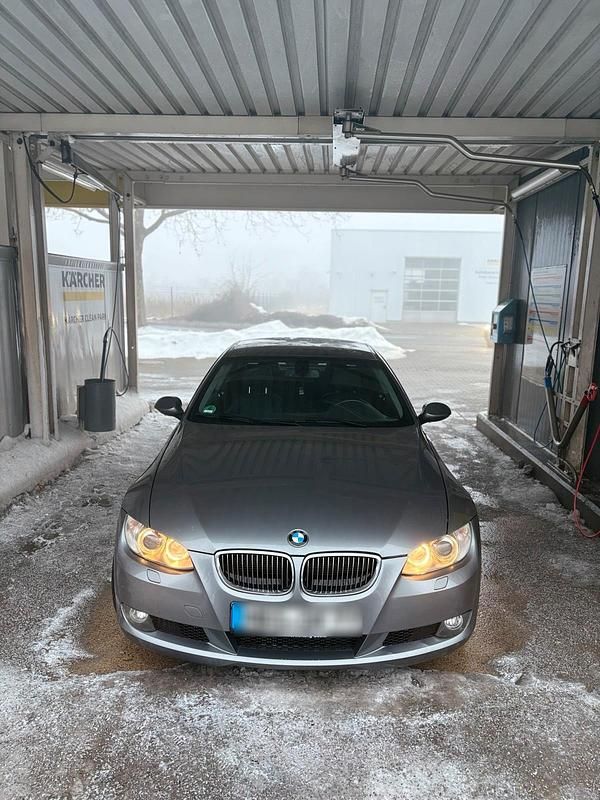 Gebraucht BMW 330 231 PS (169 kW) 2009 Grau Coupé