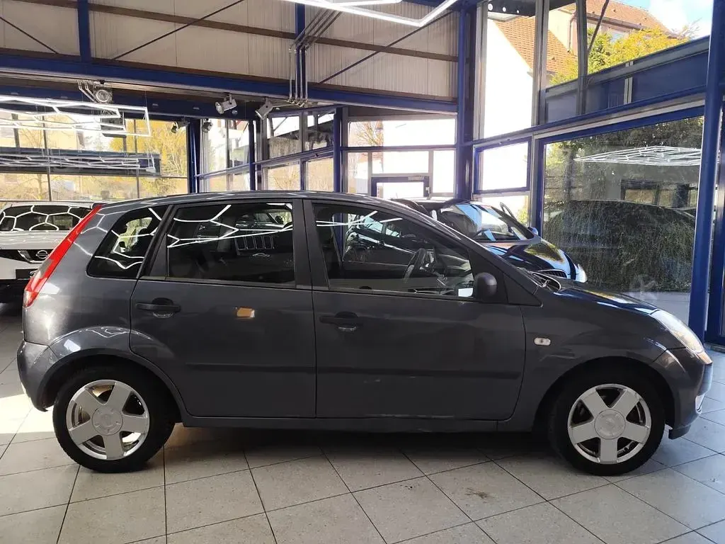 Gebraucht Ford Fiesta 80 PS (58 kW) 2005 Silber Kleinwagen