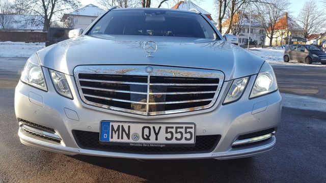 Silber metallic Gebraucht 2010 Mercedes E350 Kombi | 12.300 € (Teuer) - Bild 1/4