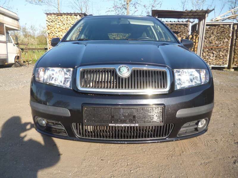 Schwarz Gebraucht 2005 Skoda Fabia Kombi | 850 € (Fairer Preis) - Bild 1/4