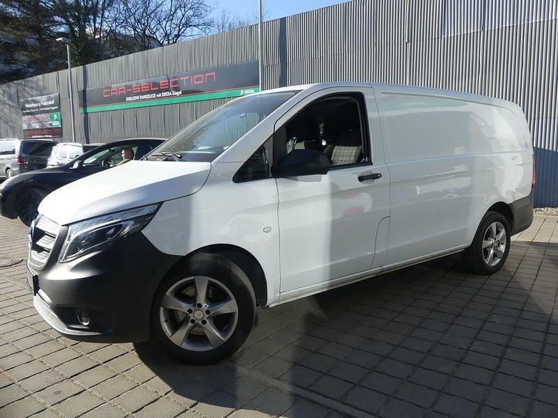Gebraucht Mercedes Vito 190 PS (139 kW) 2017 Weiß Van