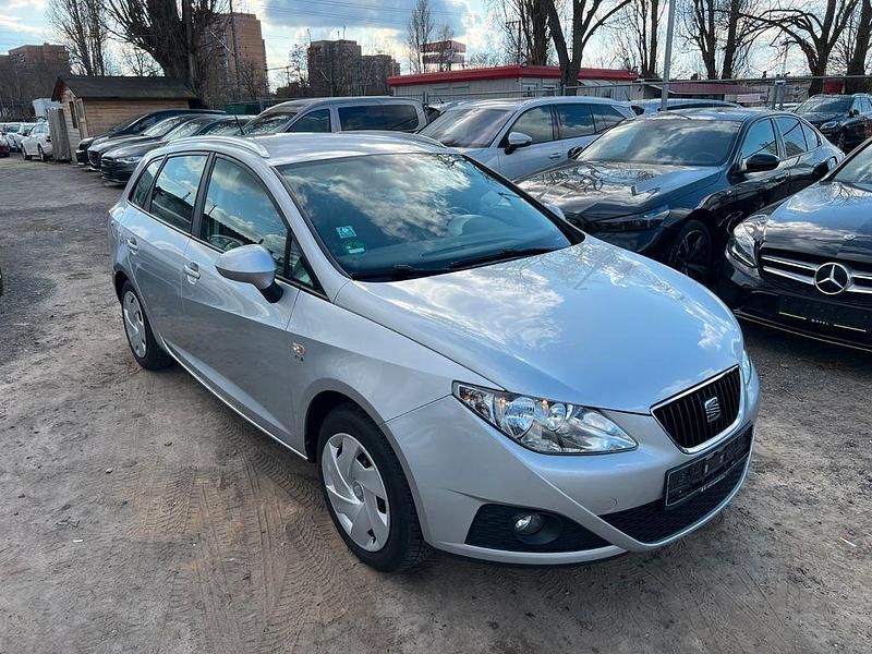 Silber Gebraucht 2011 Seat Ibiza Style Limousine | 5.200 € (Guter Preis) - Bild 1/4