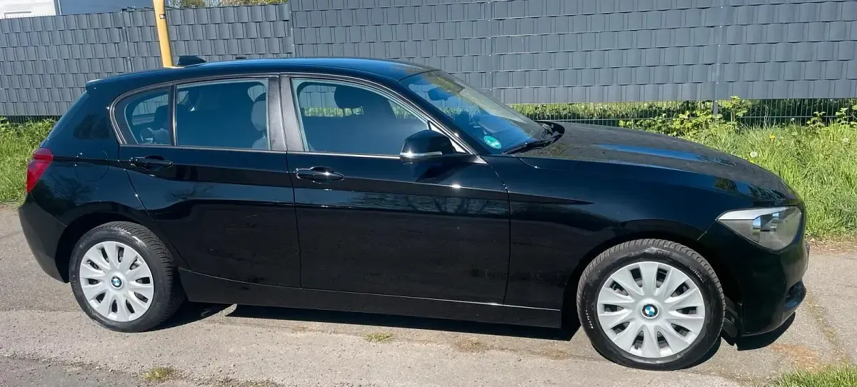 Gebraucht BMW 114 95 PS (69 kW) 2013 Schwarz Kleinwagen