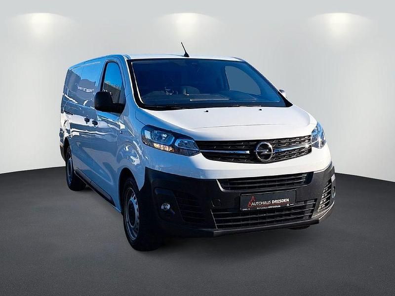 Gebraucht Opel Vivaro Elegance 144 PS (105 kW) 2022 Casablanca weiss Van / Kleinbus