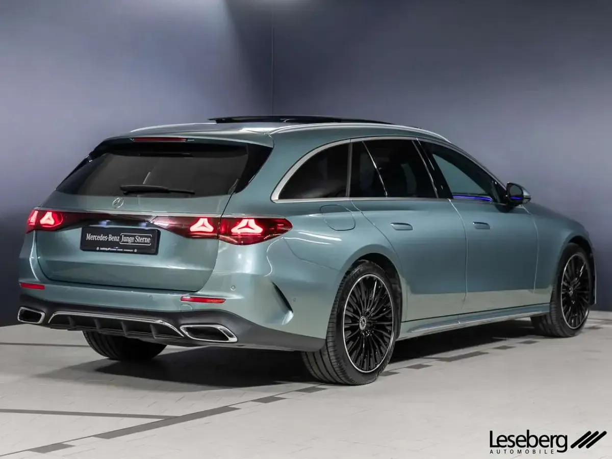 Gebraucht Mercedes E450 AMG 367 PS (269 kW) 2025 Verdesilber Kombi