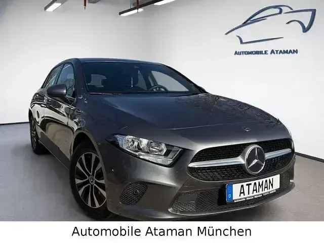 Gebraucht Mercedes A200 160 PS (117 kW) 2021 Grau Limousine