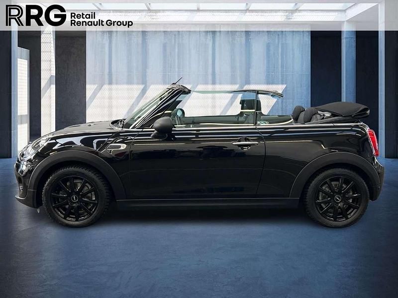 Gebraucht Mini One Cabriolet 102 PS (75 kW) 2019 Midnight black metallic Cabrio