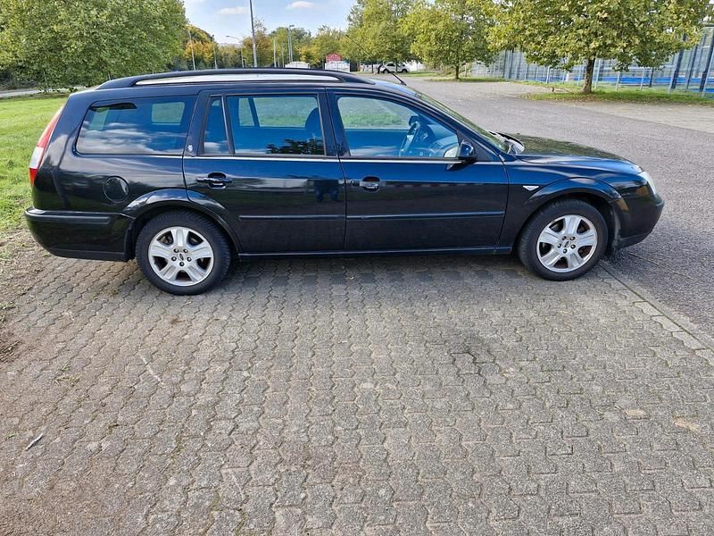 Gebraucht Ford Mondeo 125 PS (91 kW) 2003 Schwarz Kombi
