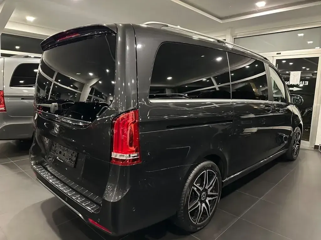 Gebraucht Mercedes V300 Exclusive 239 PS (175 kW) 2019 Grau Van / Kleinbus