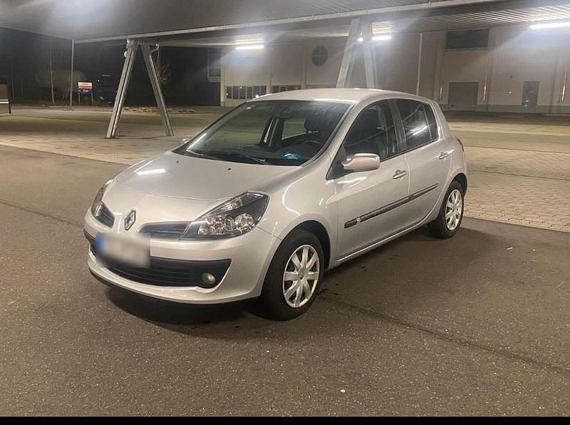 Silber Gebraucht 2007 Renault Clio II Kleinwagen | 1.750 € (Fairer Preis) - Bild 1/4