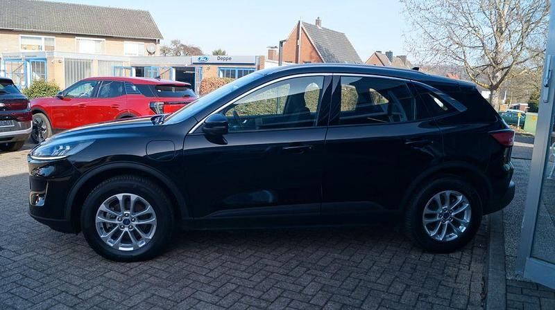 Gebraucht Ford Kuga Titanium 152 PS (111 kW) 2022 Schwarz SUV