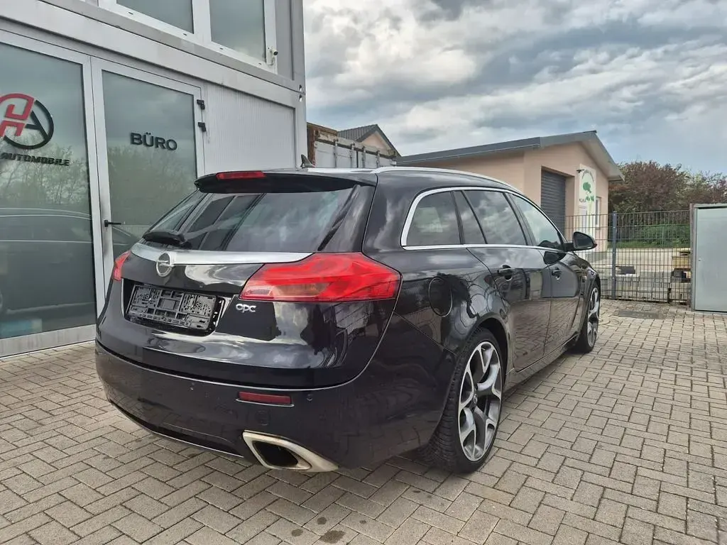 Używany Opel Insignia OPC 325 KM (239 kW) 2011 Czarny Kombi