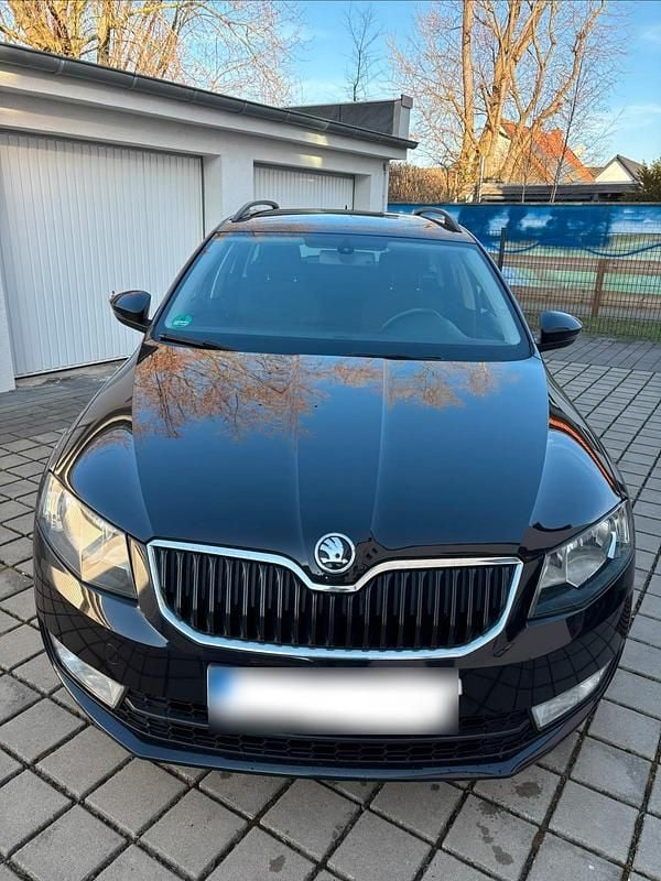 Gebraucht Skoda Octavia Elegance 150 PS (110 kW) 2015 Schwarz Kleinwagen