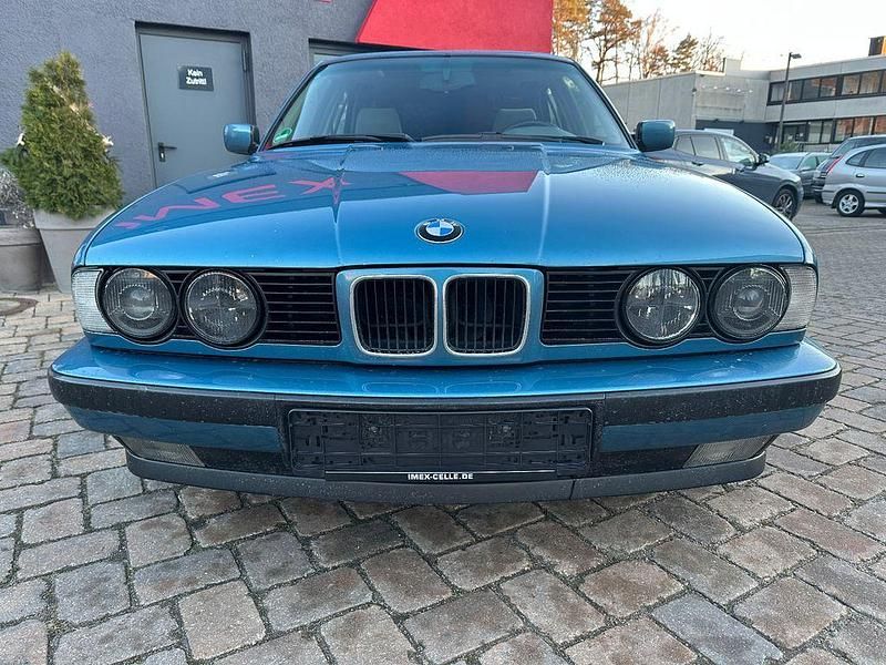 Gebraucht BMW 525 192 PS (141 kW) 1993 Blau Limousine