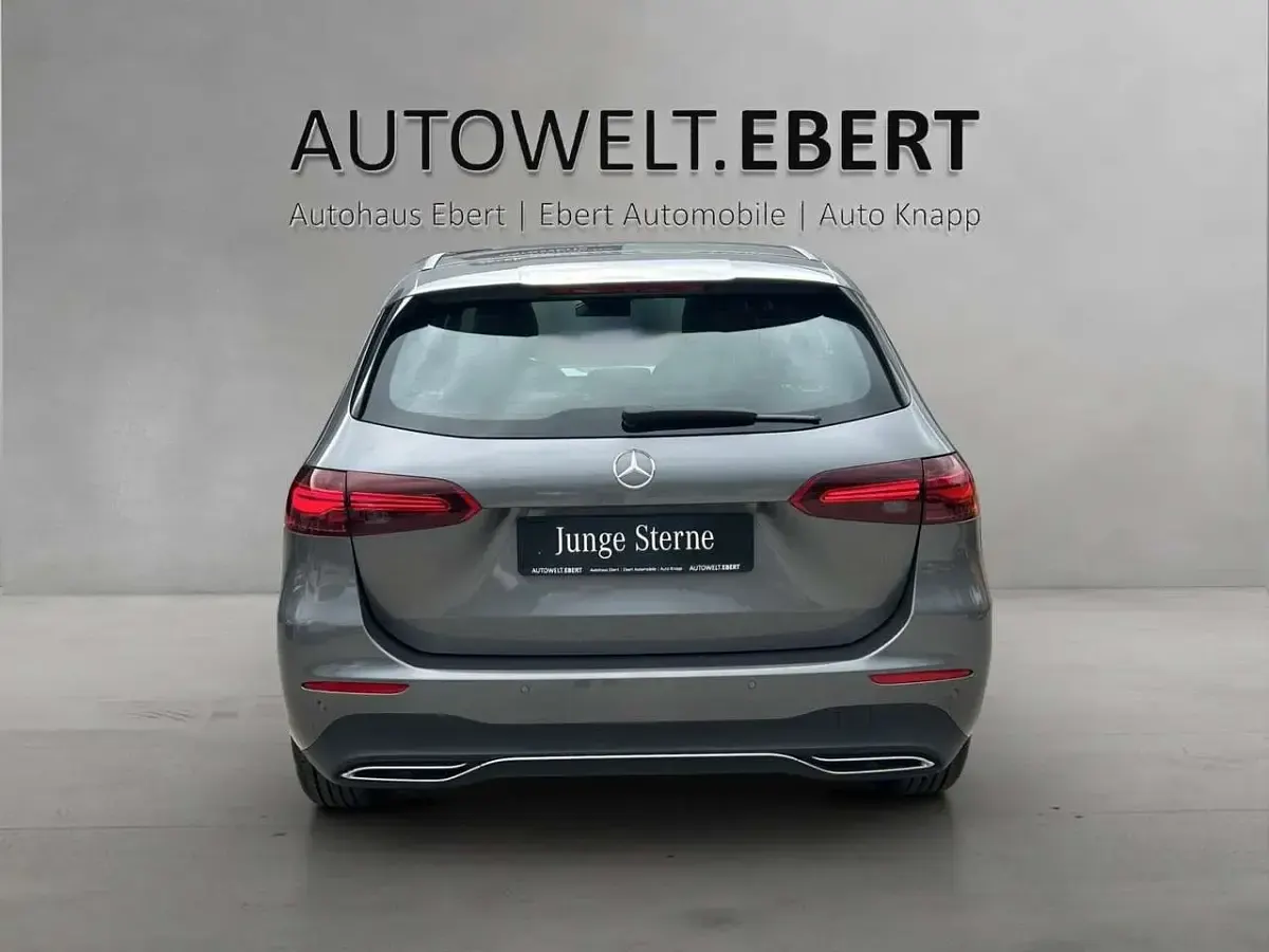 Gebraucht Mercedes B200 150 PS (110 kW) 2025 Grau Kleinwagen
