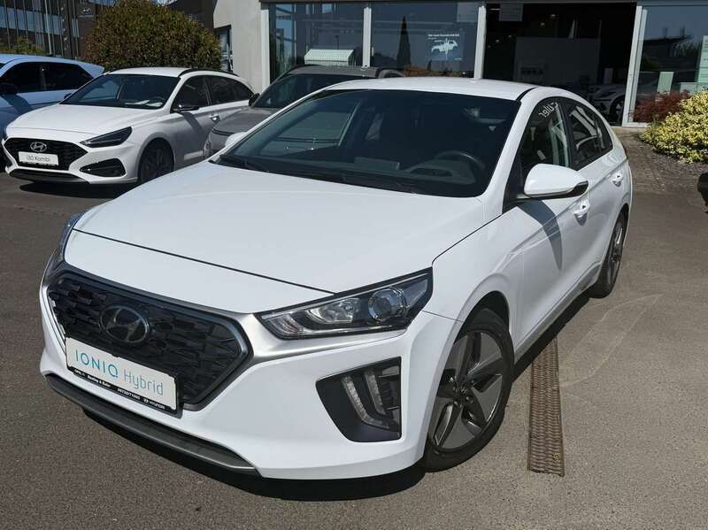 Weiß Gebraucht 2021 Hyundai Ioniq Trend Limousine | 16.900 € (Fairer Preis) - Bild 1/4
